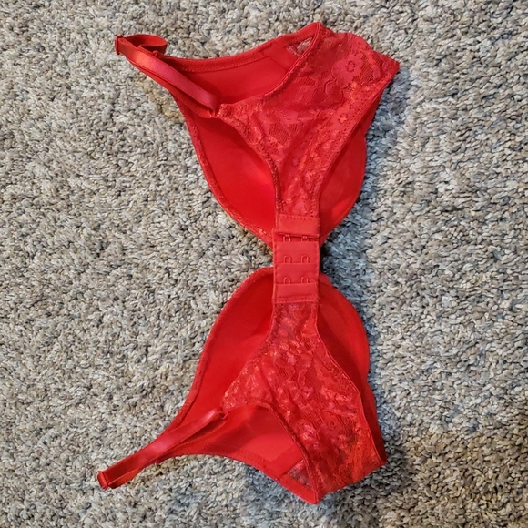 Victoria's Secret Bra - Picture 4 of 6